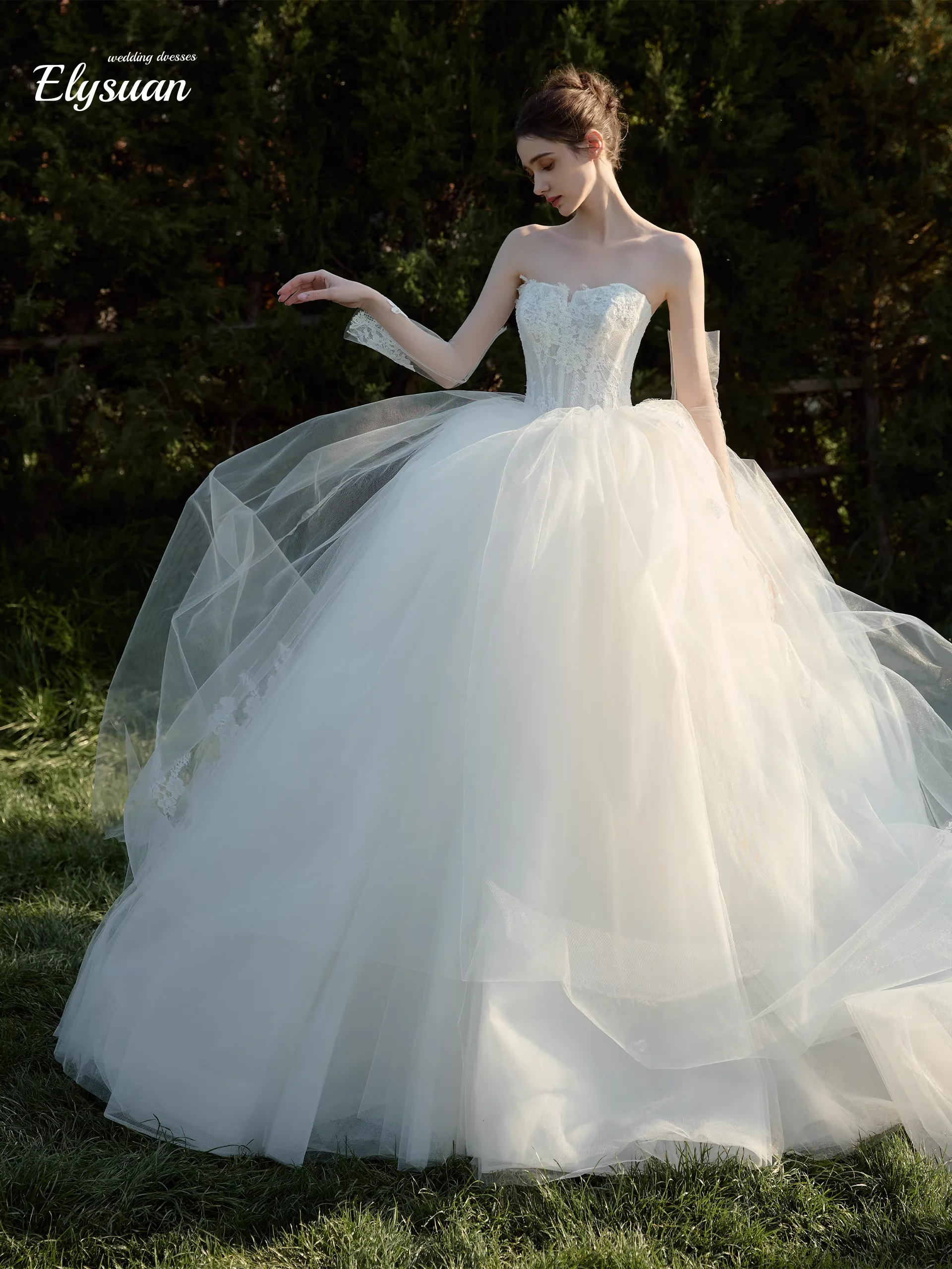 Customized New  Sweetheart Neck Lace Up Back Sleeveless Simple Ball Gown Wedding Dresses Robe