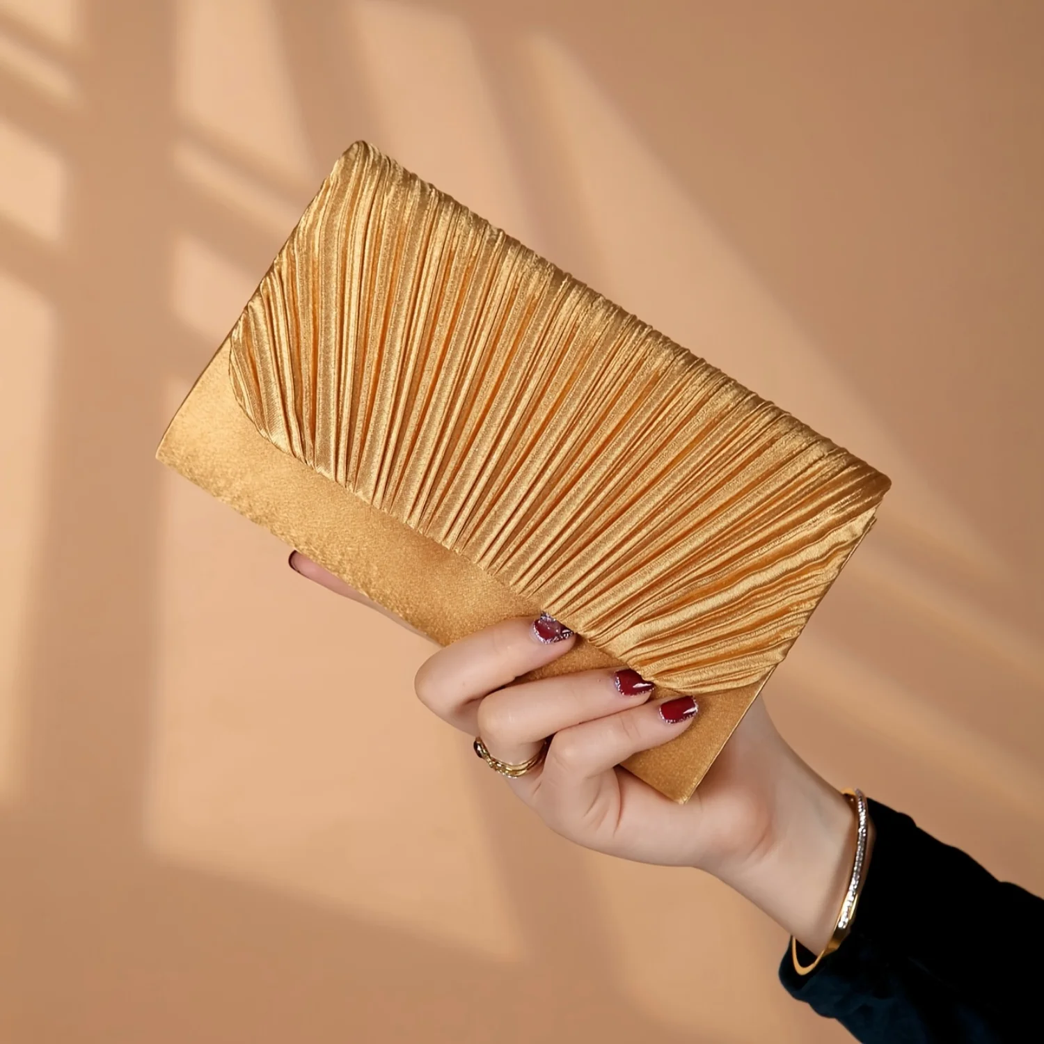 

Solid Color Pleated Striped Party Clutch Bag with Chain Strap - Party/Dance Essential!