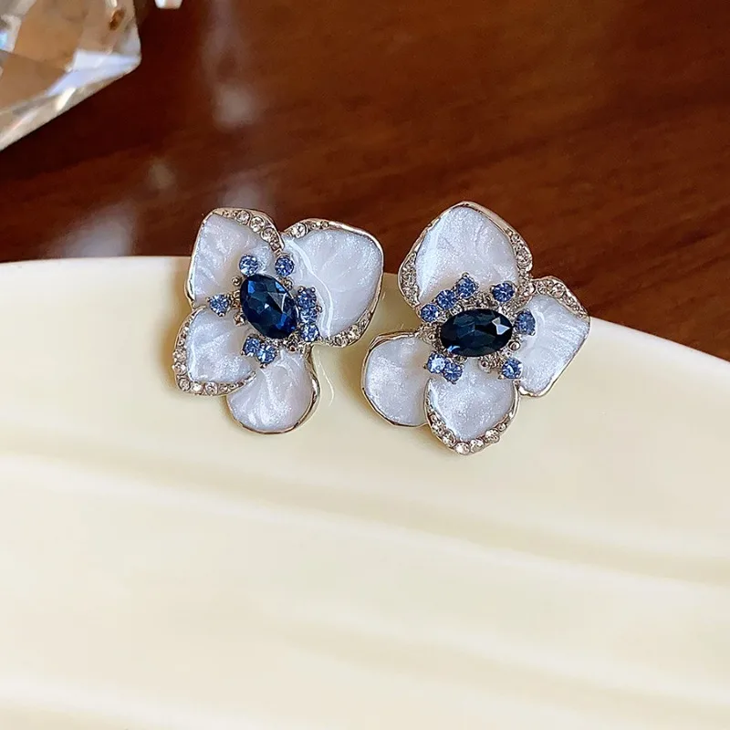 Elegant Enamel Flower Stud Earrings for Women Inlaid Blue Rhinestones Ear Studs Daily Office Banquet Fashion Jewelry K