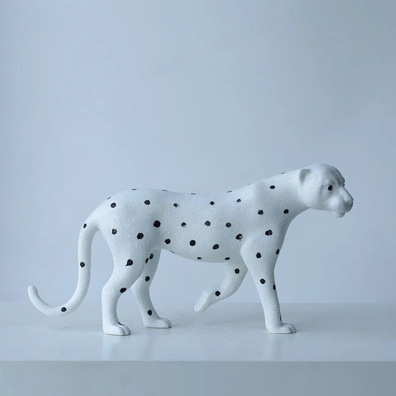 Modern Light Luxury Black White Polka Dot Leopard Resin Ornament Table Decor