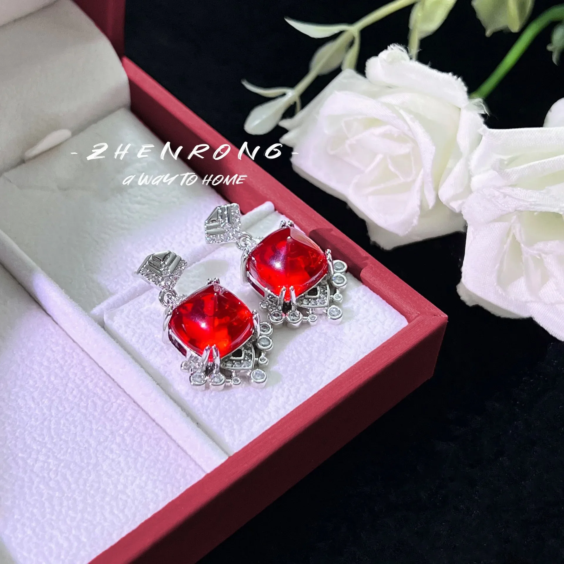 S925 Sterling Silber Halskette Ohrstecker Set Taubenblutrot Zuckerturm Voll mit Diamanten Schmuck Accessoires für Frauen – Detail 4