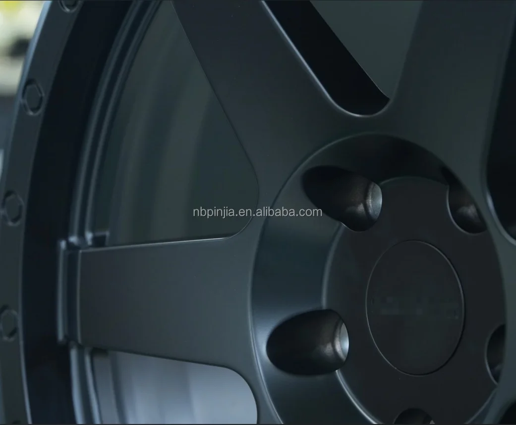 عجلات مزورة مصنوعة من خليط معدني عالي الجودة 5 فتحات 5x108 5x112 19 بوصة جنوط سيارة سوداء وما إلى ذلك عجلات مصنوعة من خليط معدني مزورة خفيفة للغاية