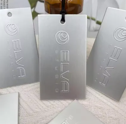 

Customized eco-friendly paper labels, embossed and thickened eco-friendly art paper, clothing logo design, cold press printing