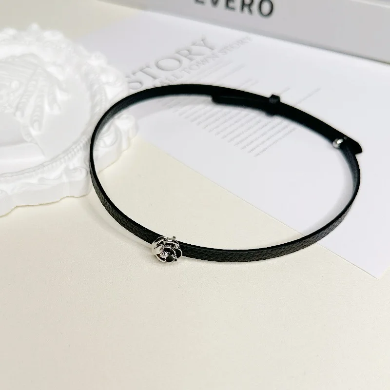 Sweet and cool camellia flower collar choker neck chain new light luxury niche design high sense Spice girl accessories women