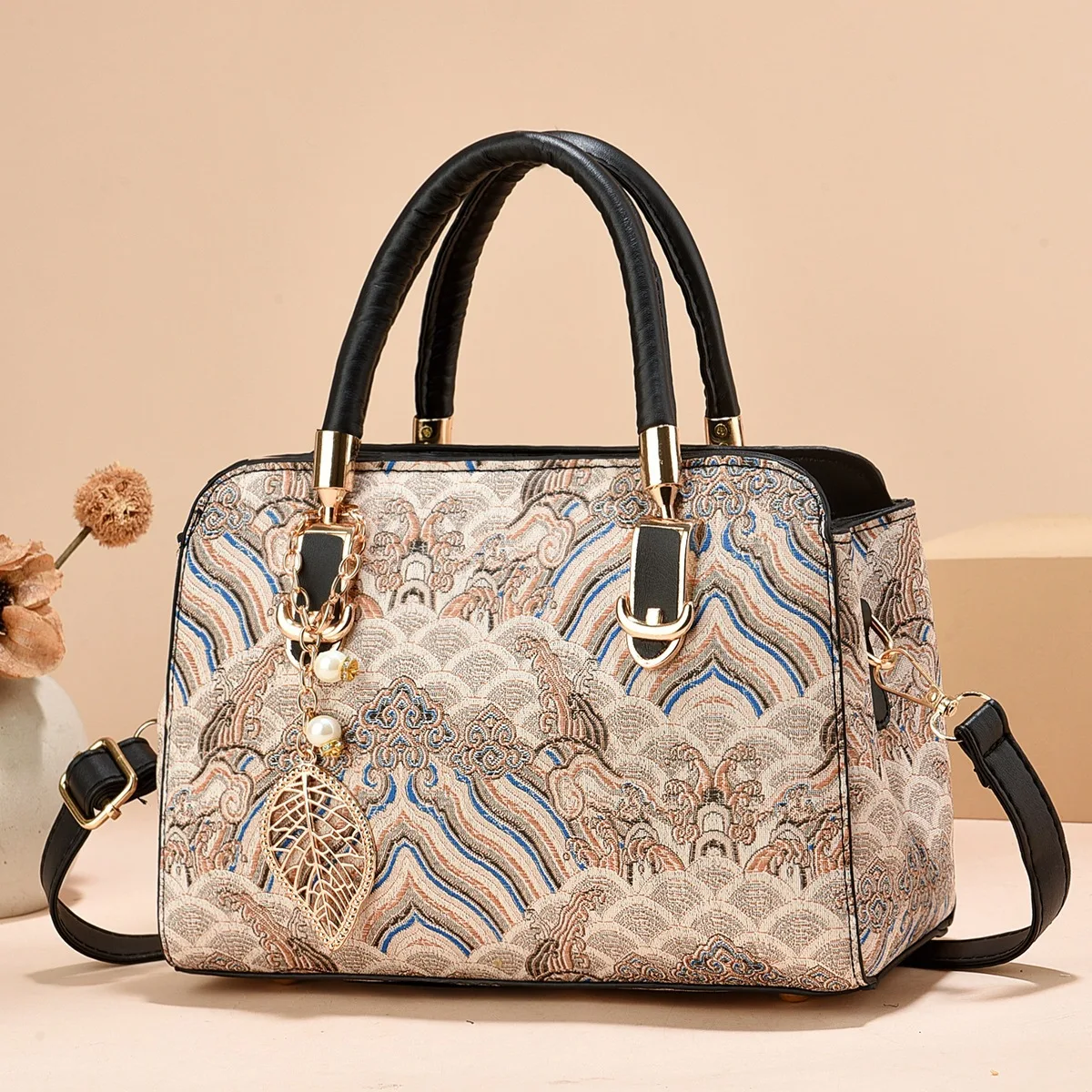 

Luxury Designer Women Handbag Fashionable Ethnic Style Shoulder Bag Classic Retro Crossbody Bag Commuting Small Square Bag