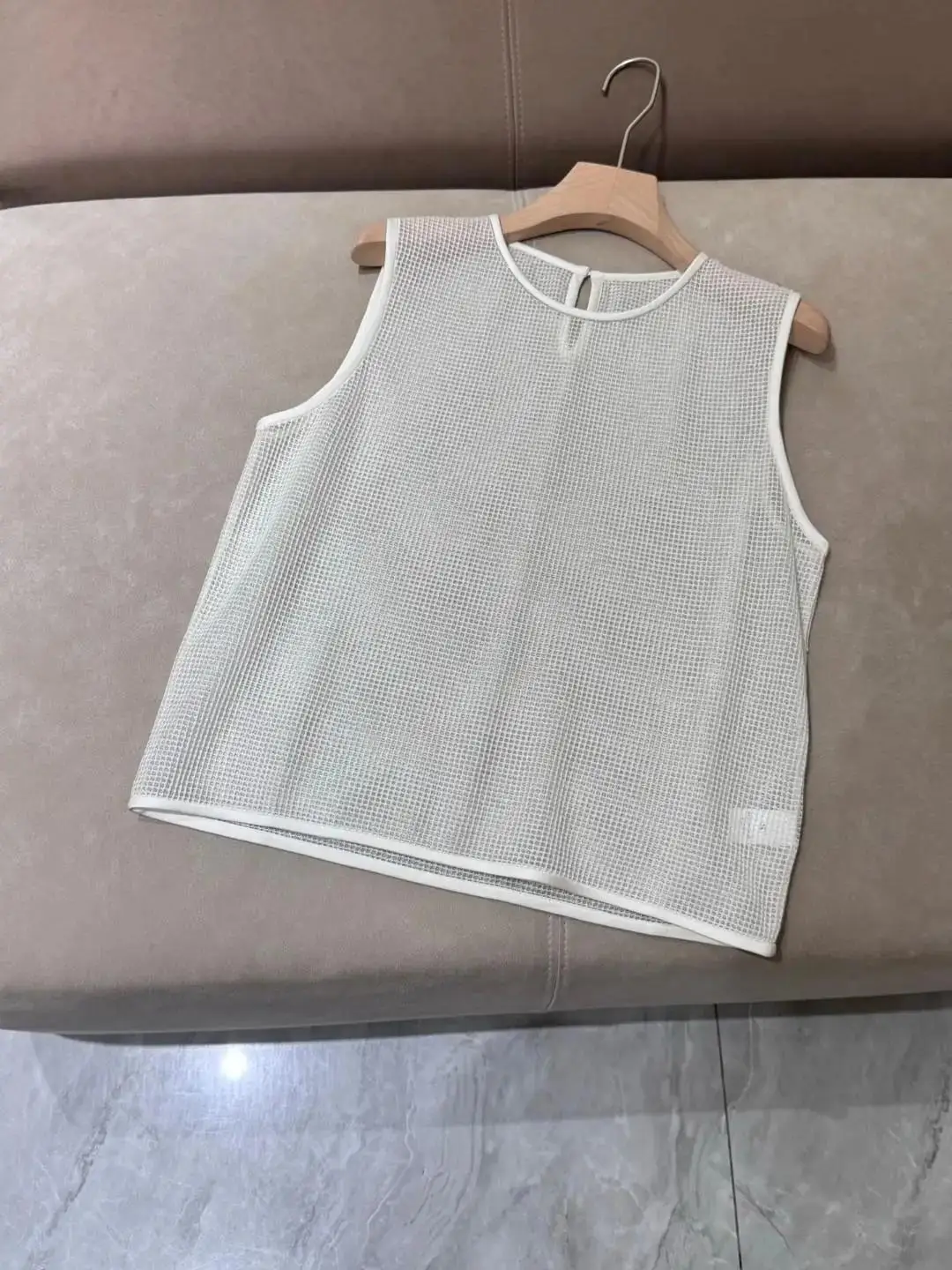 Einfarbige, ärmellose, vielseitige Strickweste für Damen mit Rundhalsausschnitt