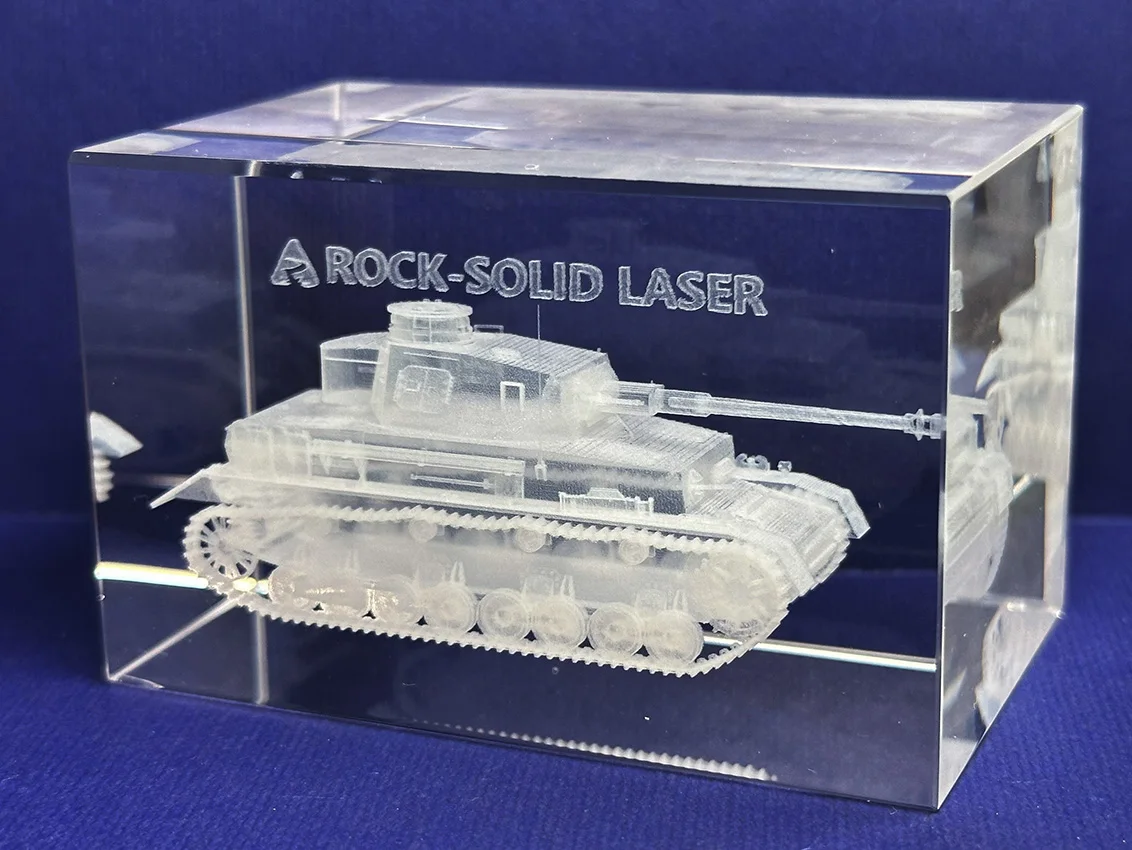 Sottosuperficie in cristallo e vetro HD 3D Macchina per incisione laser UV Intaglio interno Sottopuperficie Incisione 5W Asse Z motorizzato raffreddato ad acqua