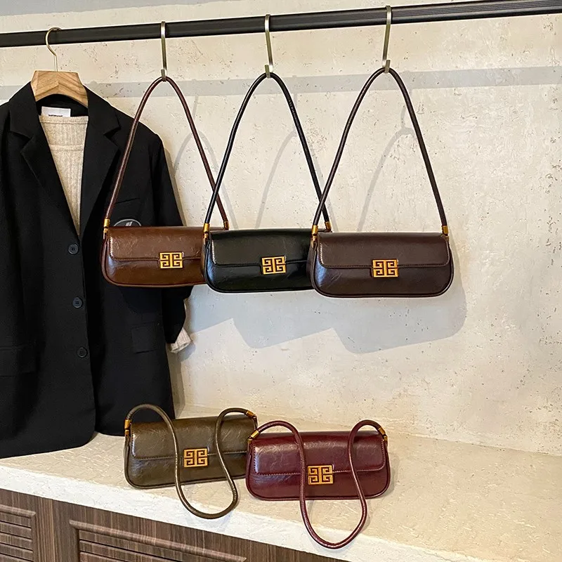 

2025 New Edition Refined Old World Style Buckle Bag for Women High Quality Texture Leisure Outing with Poised Elegance