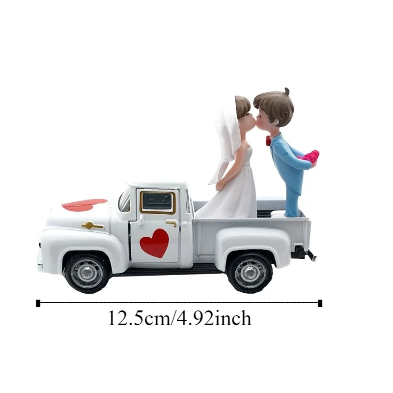 With Couple Doll Valentine’s Day Truck Decor Statue Heart-Shaped Mini Car Ornament Collectible Crafts Metal Car Miniature Model