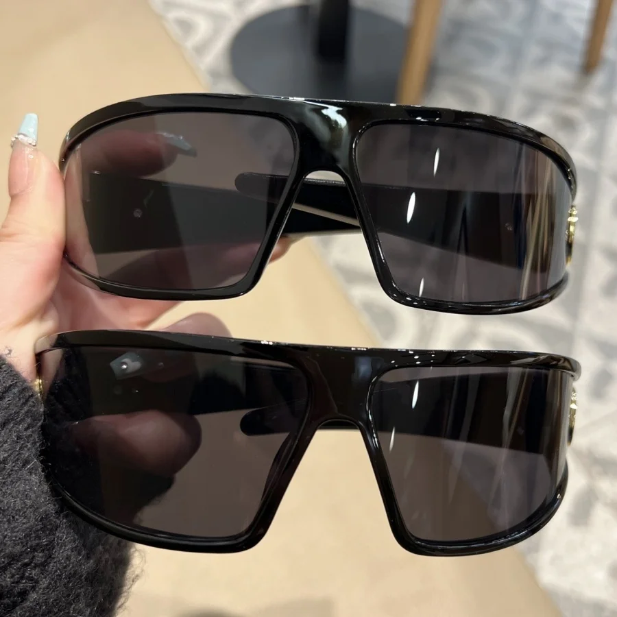 

Комплект из 2 предметов, новые женские модные очки 2025 года, футуристическая повязка на голову/повязка для волос, сладкий и крутой, элитный стиль, Y2K, черный, Cd Te