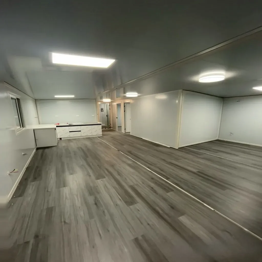 Luxury Villa Container House 20ft 40ft Folding Container House Expandable Prefab Modern Tiny Home Customized Design Container