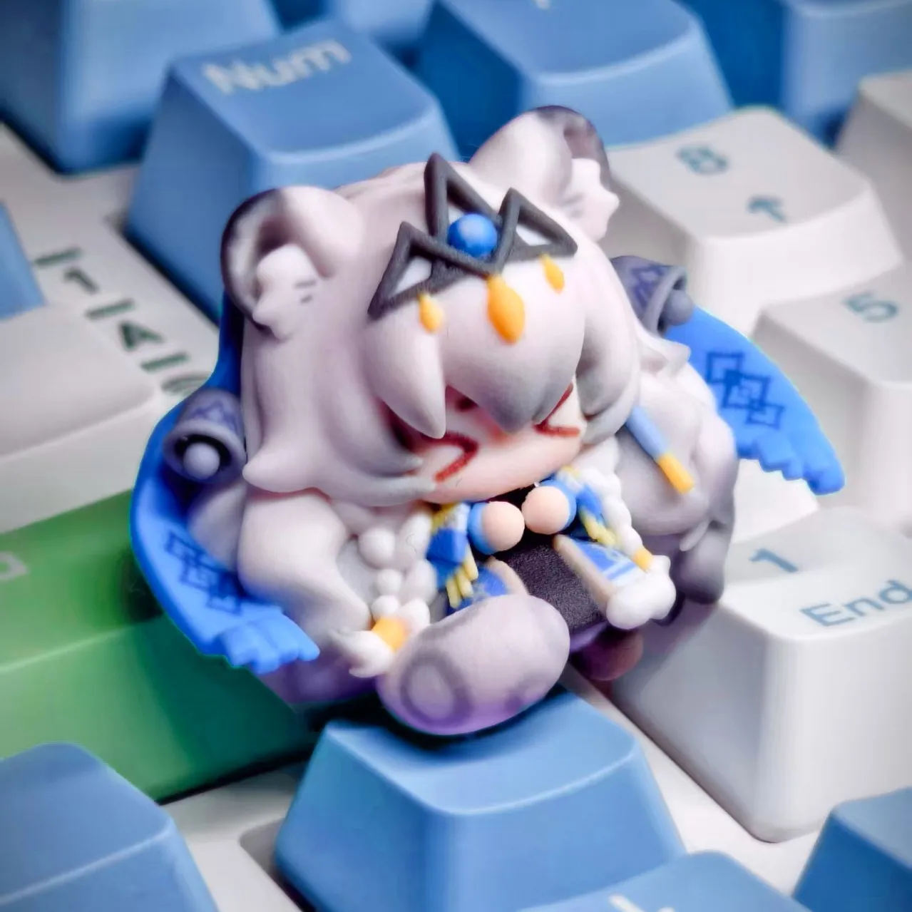 

Anime Arknights Pramanix The Prerita SilverAsh Cosplay Cartoon Figures Model Miniature Figurine Garage Kits Accessories Gift