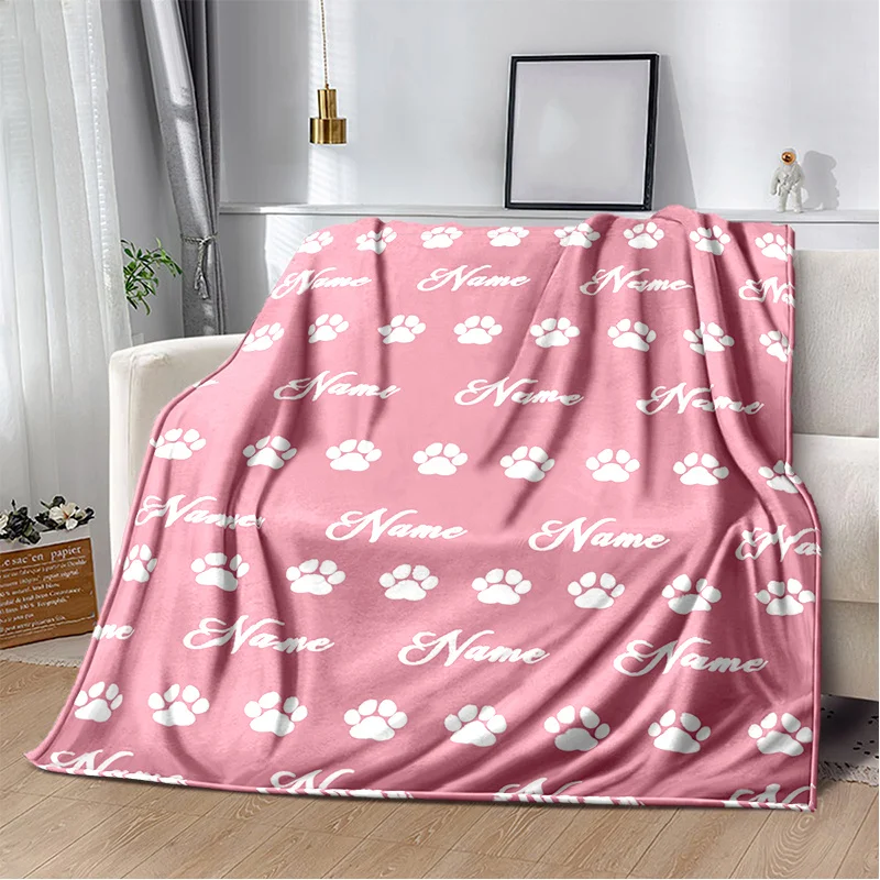 1 قطعة بطانية اسم مخصص مع نمط طباعة مخلب القط لطيف جميع المواسم المنزل لينة مريحة الفانيلا بطانية غرفة نوم مدرب ديكور #3