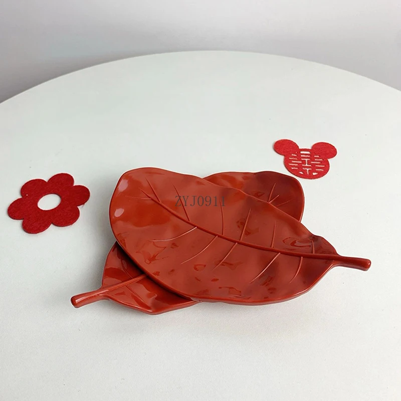 *Creative Leaf Soap Box Plastic Soap Box Household High-end Drain Red Soap Dish