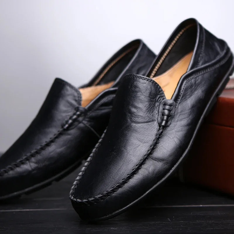 Mocassins respiráveis masculinos, sapatilhas casuais, sapatilhas de conforto, sapatos de couro, tamanho grande 46, novo, 2024