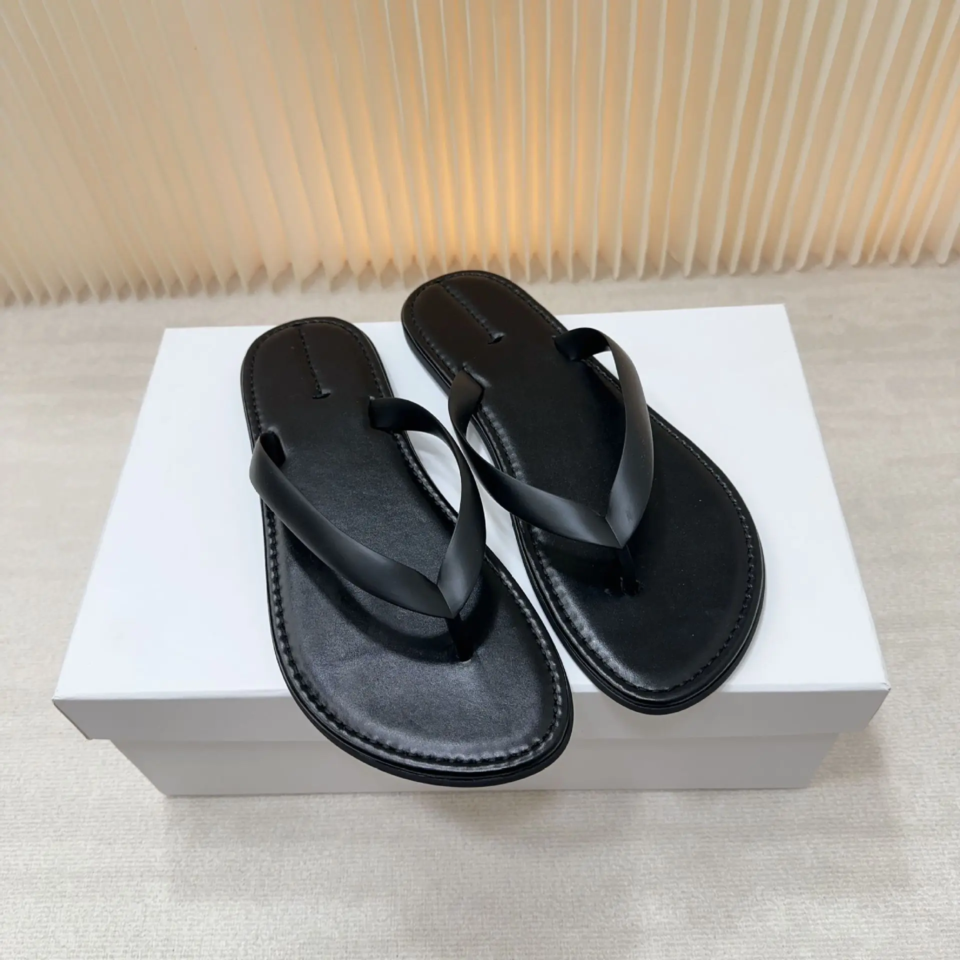 

Row Wind Slippers High Ratio Super Comfortable Minimalist Toe Thong Women's Genuine Leather Flat Sandals Retro Fashion Slippers