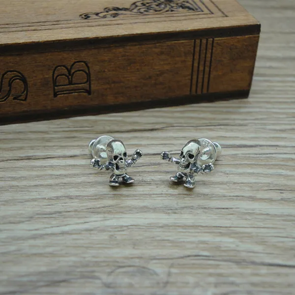 

S925 Sterling Silver Earrings Vintage Thai Silver Personalized Punk Skull Dwarf Earrings Men's and Women's Fashion Earrings