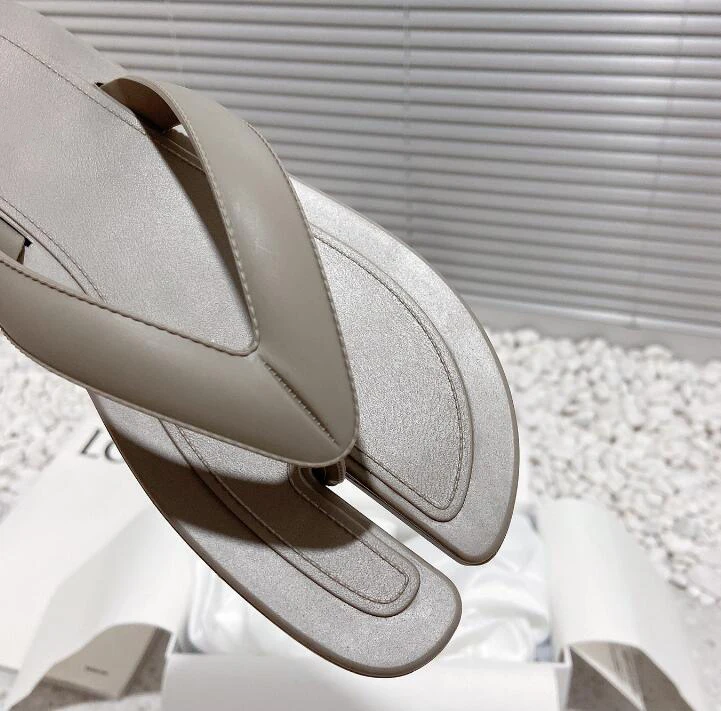 Split Toe Women Flat Slides Summer Cool Casual Fashion Female Holiday Outdoor Leisure Mules Lazy Shoes High Quality New Sapato