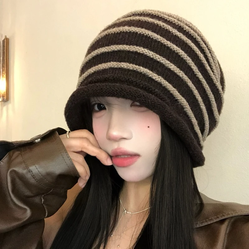 Japanische Retro-Streifenmütze mit Buchstaben-Aufkleber, Stoffmütze mit gerolltem Rand, gestrickte Mütze für Herren und Damen, Winter-Ohrschutz, Skull-Beanie-Mütze – Detail 2