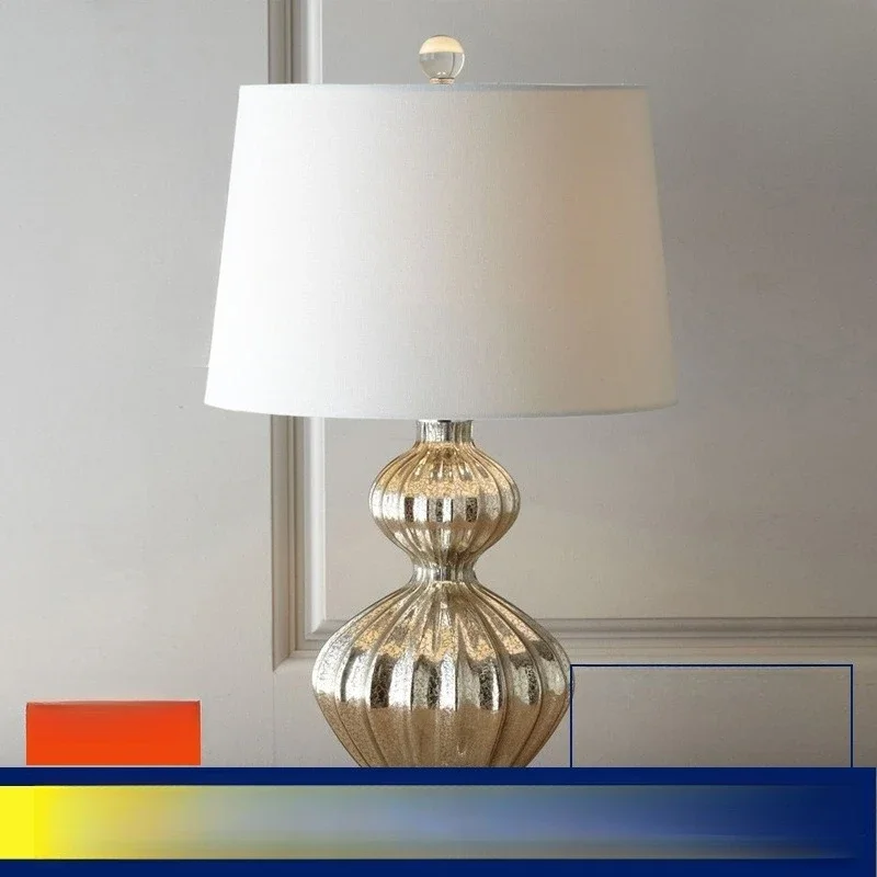 The desk lamp is simple in personality, modern neoclassical bedroom bedside lamp, Nordic living room decorative crystal desk