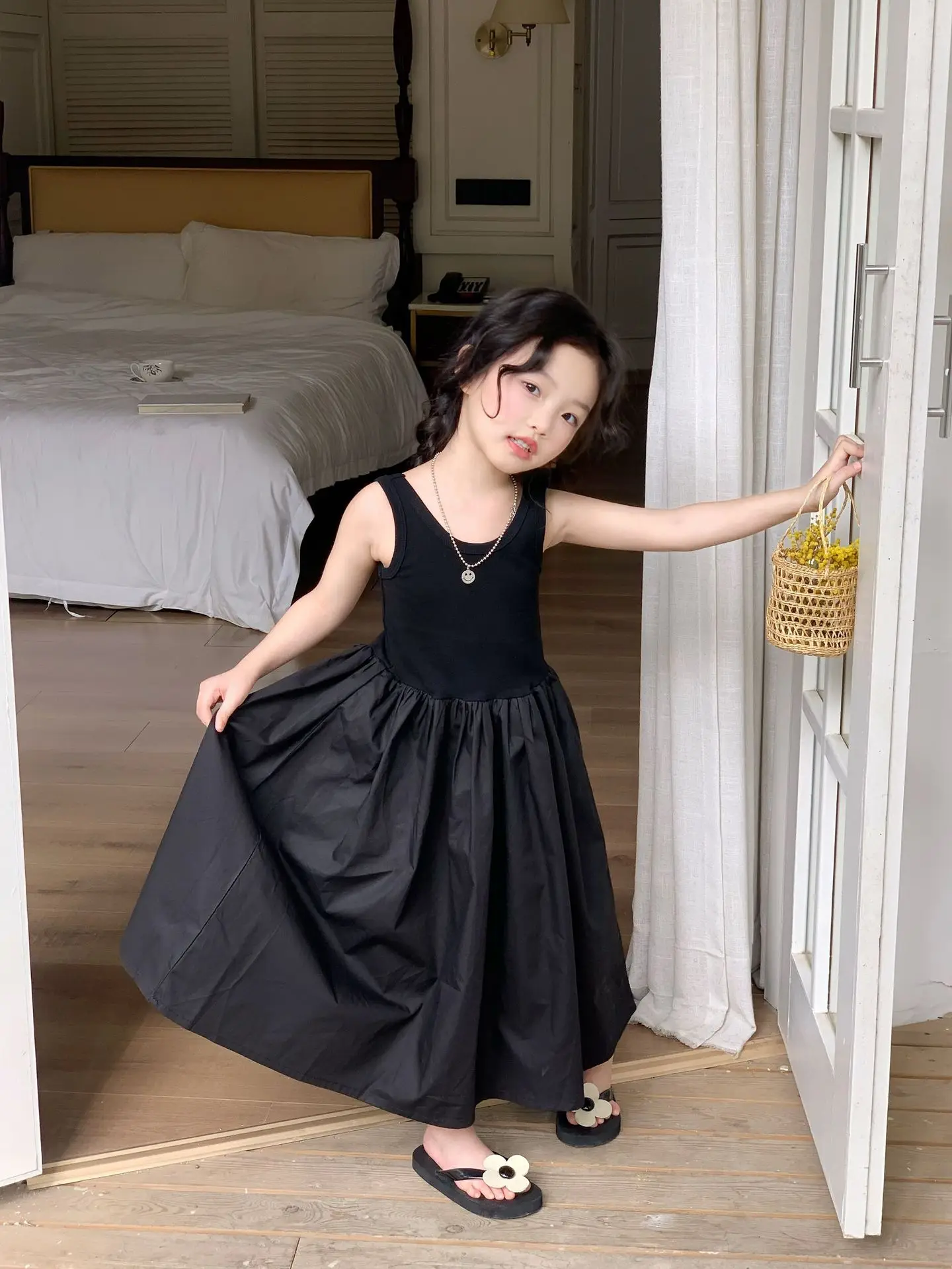 

2025 Korean Version Beach Dress Girls Wear Halter Suspender Skirt Summer Dress Children Seaside Vacation