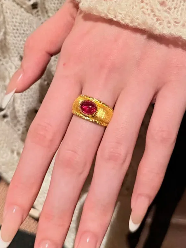 

Elegant Vintage Court Style Wide Version Red Gemstone Ring for Womenquisite Engraved Duck Egg Ring Fashionable Jewelry