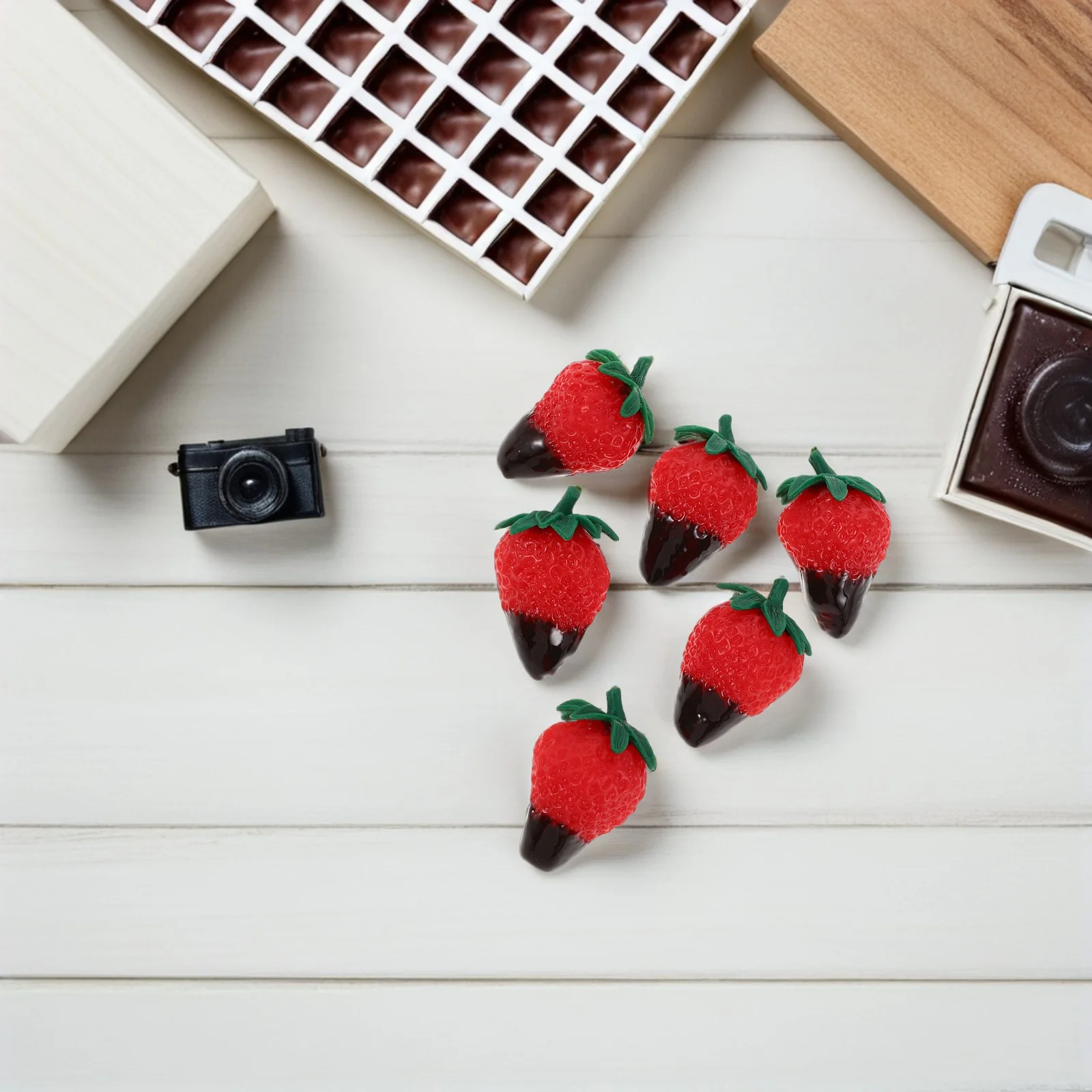 8 قطع من الفراولة المحاكاة: ديكور فواكه صناعية واقعية للمنزل والمقهى والمطعم قطعة مركزية للفواكه البلاستيكية #3