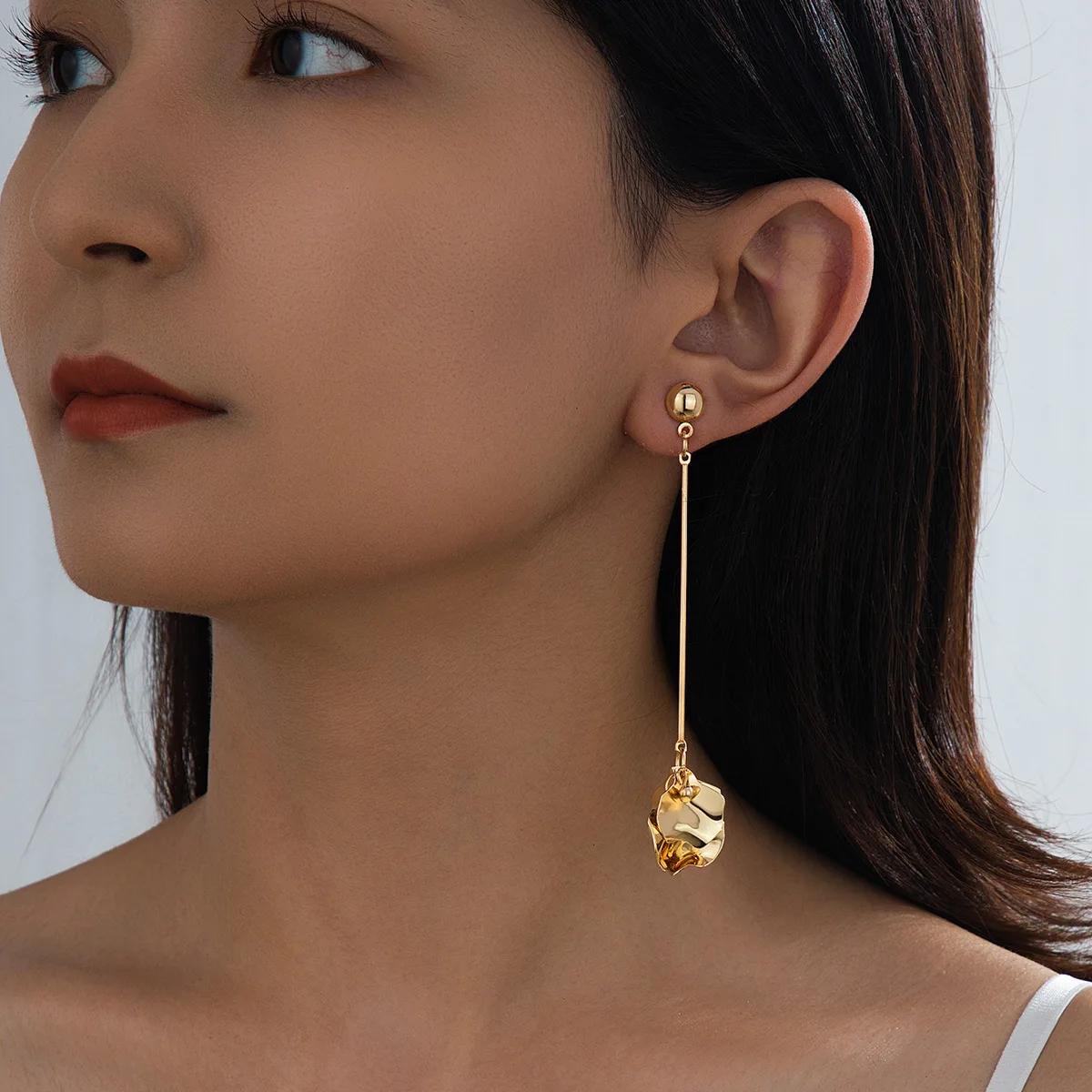 

Modern minimalist metal fringe earrings, pleated geometric & ball drop design, stylish all-match long dangle earrings