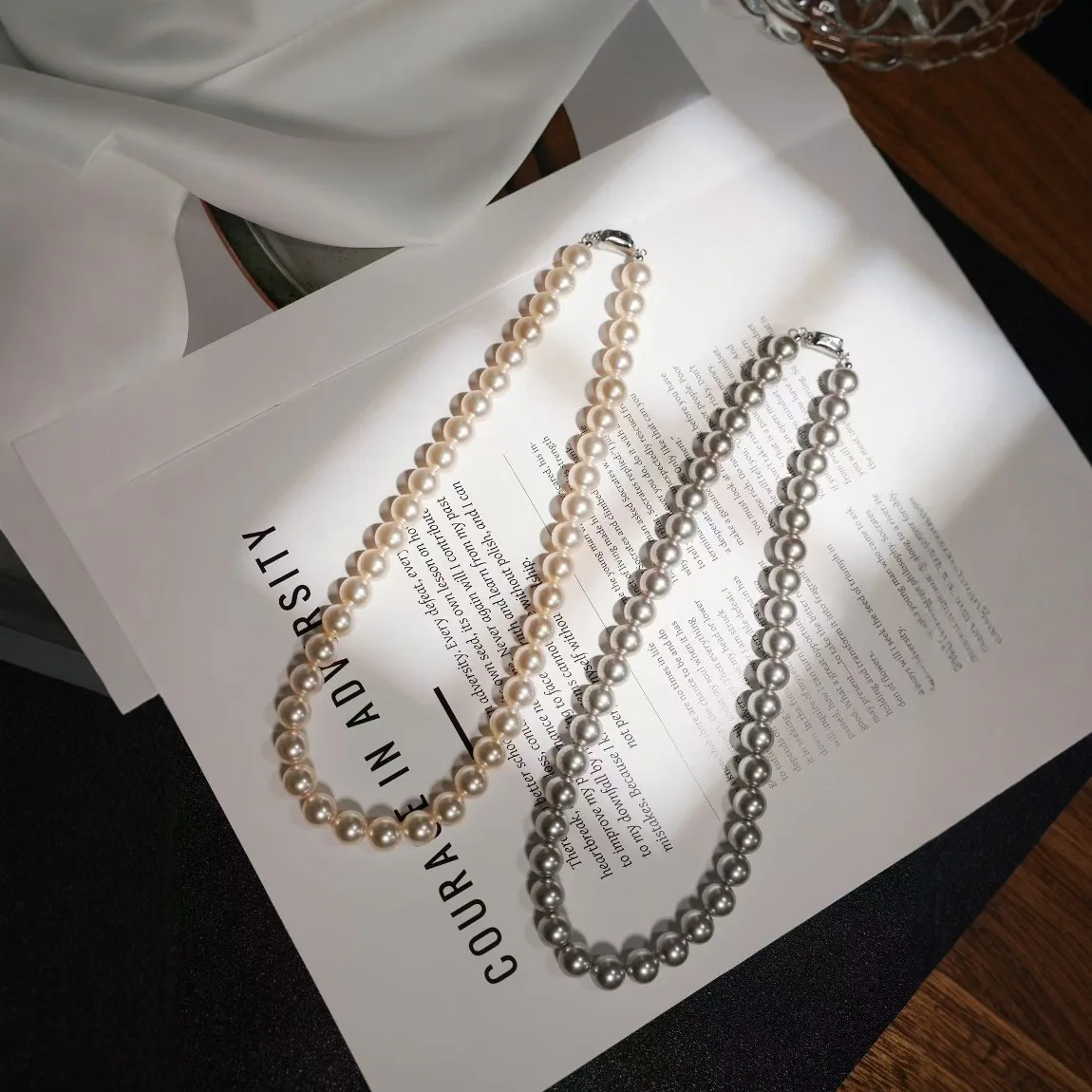 

【Gift Free】Women's Pearl Titanium Steel Necklace | Perfectly Round Elegant Luxury Versatile Pearl Sweater Chain