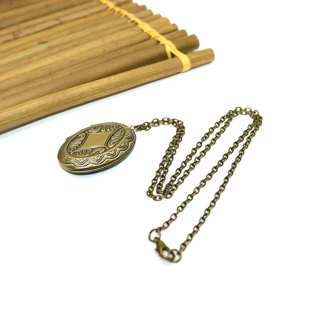 2Pcs Vintage Oval Locket Necklace Bronze Photo Pendant for Women Holds Cherished Photos Elegant Chain Keepsake Jewelry