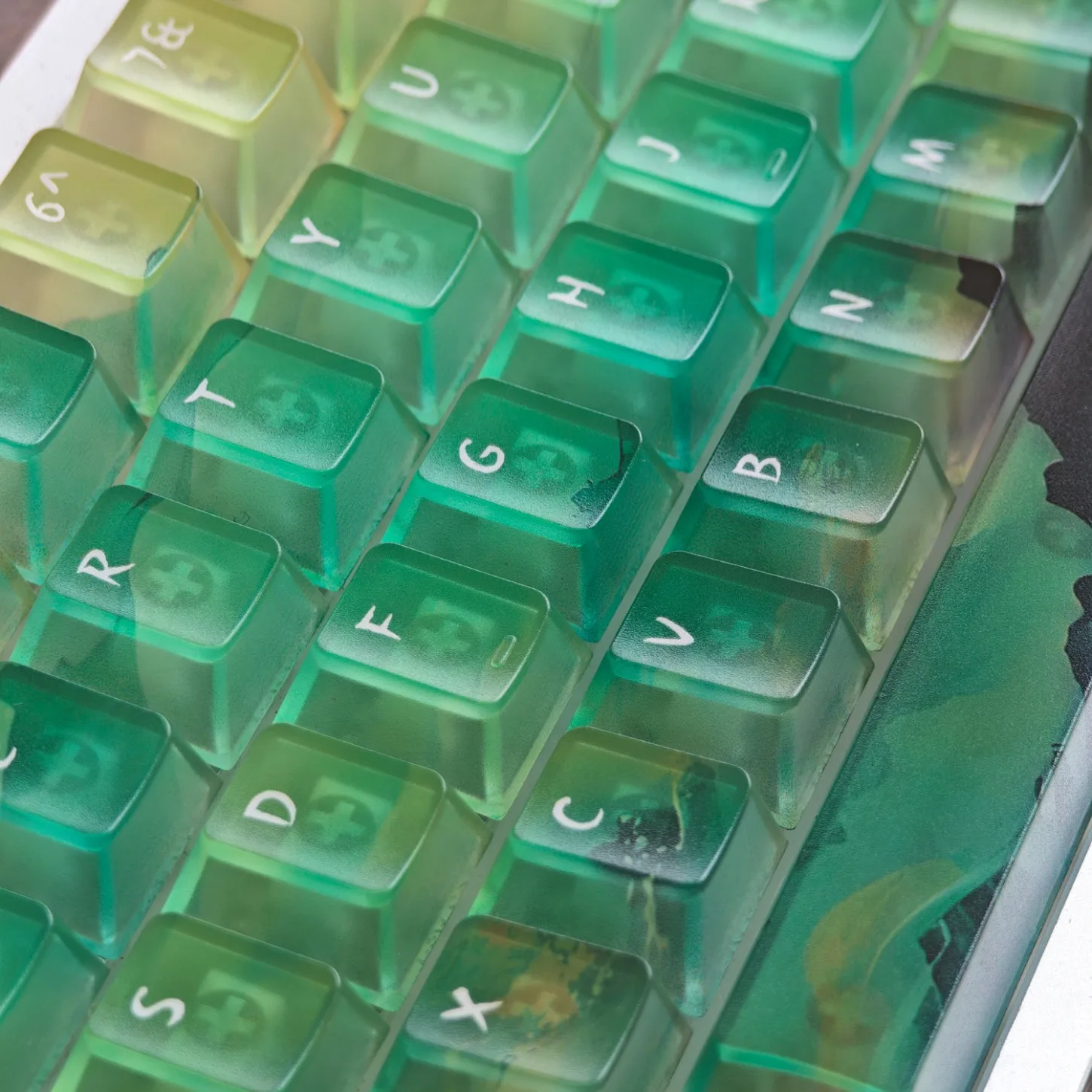 Picture 6: Cherry Green Moss Mist Transparent Keychain Kit PC 115 Key Cap 61/75/87/104/108 Mechanical Keyboard