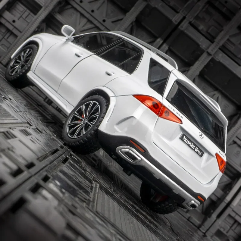 Puertas de modelo de coche de aleación GLE SUV 1:24 y cubierta de motor, el maletero se puede abrir como regalo de cumpleaños para niños