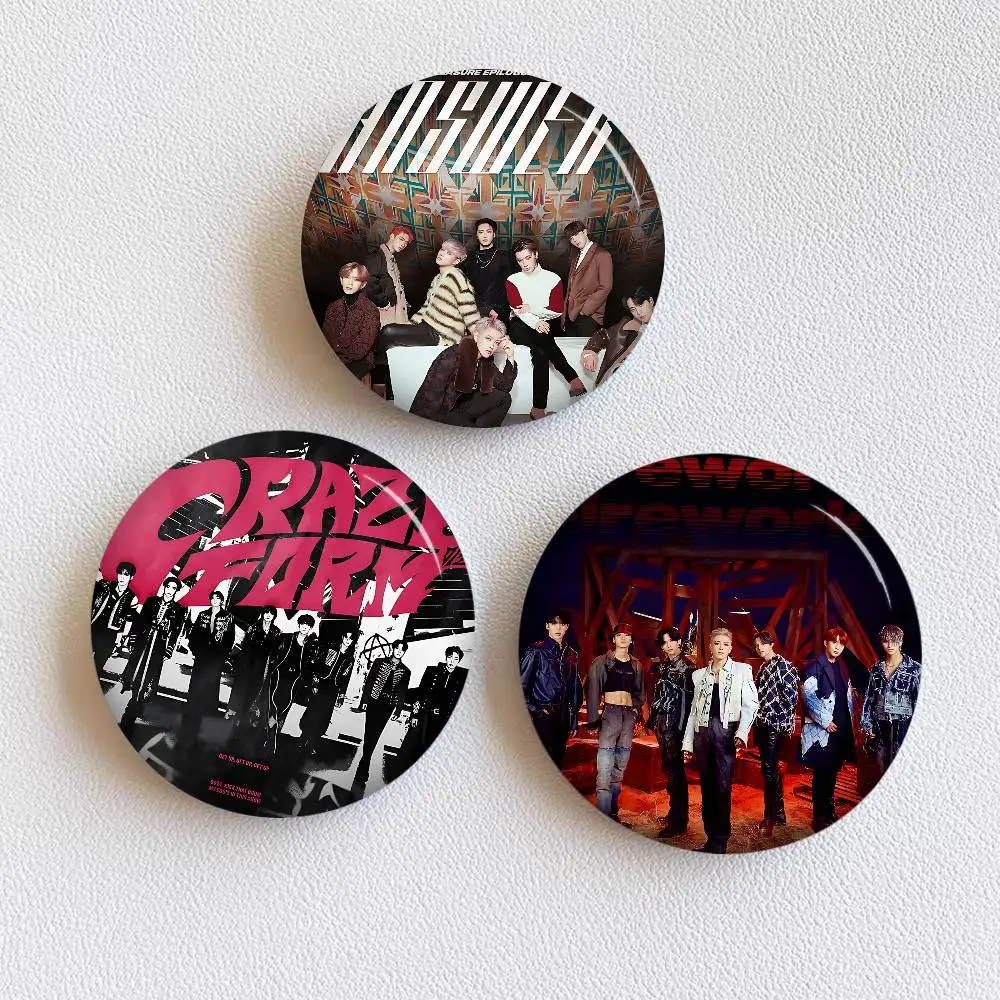 Korean Pop A-ATEEZ 58mm Animals Funny Brooches Badge Backpack Clothes Gift Accessory
