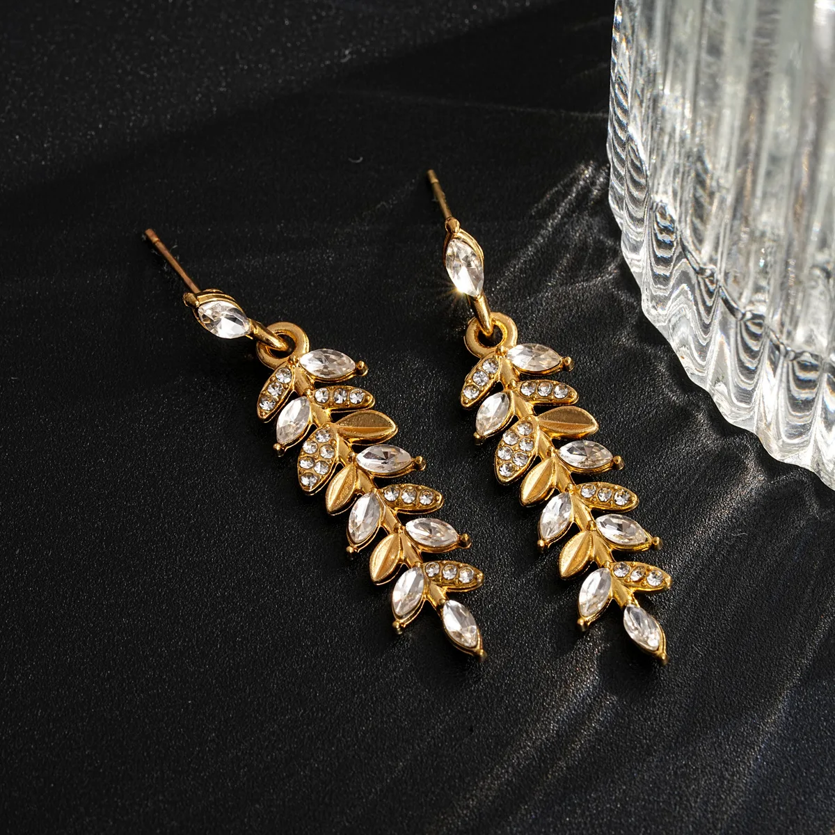 Silver Needle Diamond Wheat Fringe Earrings Light Luxury High Temperament Earrings European and American Exquisite Fashion Versa