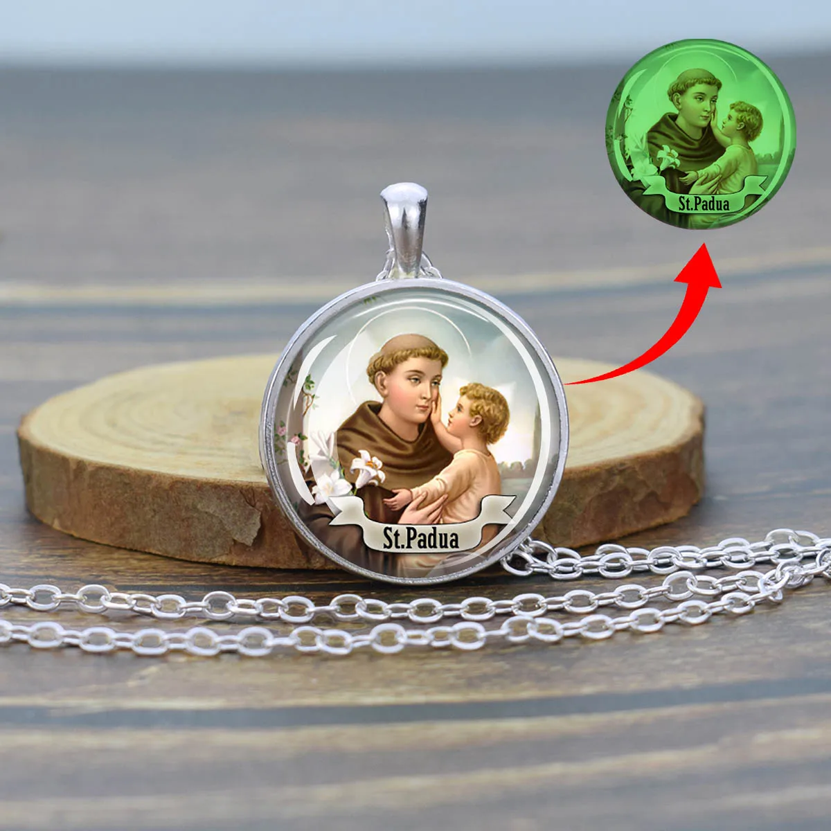 St Anthony of Padua Pendant Religious Saint Necklace Luminous Religious Jewerly Lucky Charm Grow In The Dark