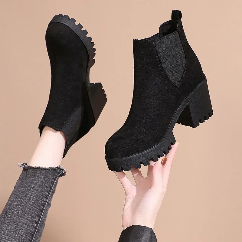 New Winter Casual and Comfortable Thick-soled Round-toe Black Sexy Elegant Warm Square-heeled Short Boots for Women 2024