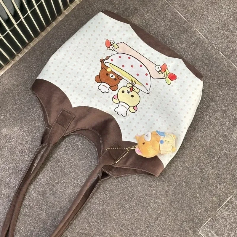 กระเป๋าผ้าแคนวาสสะพายไหล่ลายริลัคคุมะน่ารัก ขนาดใหญ่ จุของได้เยอะ เหมาะสำหรับใช้ในชีวิตประจำวัน นักเรียน นักศึกษา ใช้เดินทาง ของขวัญสไตล์ญี่ปุ่น