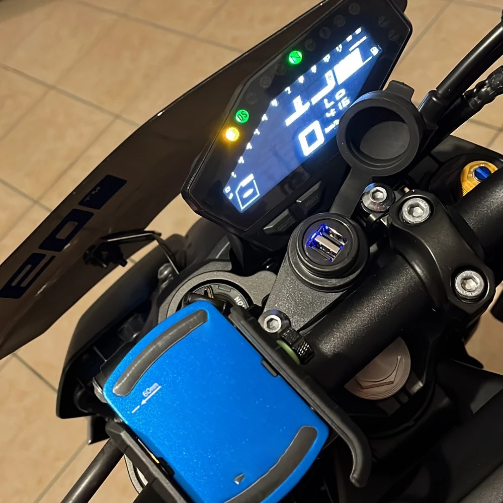 Dual USB carregador Plug soquete adaptador, acessórios da motocicleta, YAMAHA MT07, MT-07, MT 07, 2018-2023, FZ07, 2015, 2016, 2017