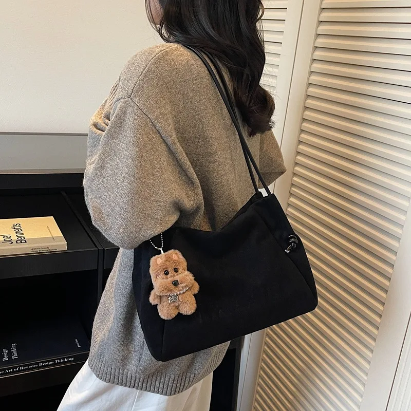 

2023 Новая женская мягкая замшевая сумка через плечо в стиле ретро, шикарный регулируемый ремень, универсальная сумка через плечо для работы и ежедневных поездок на работу