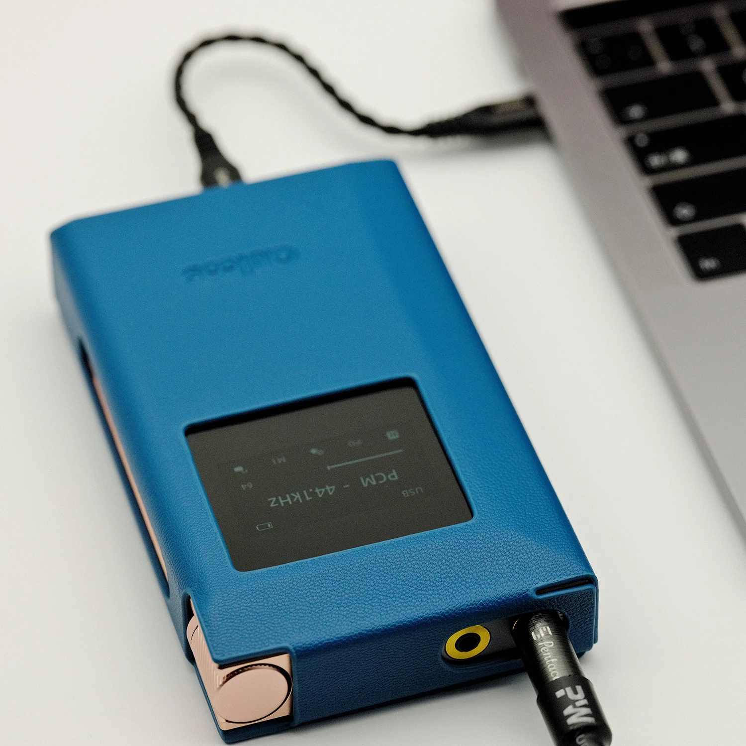 QULOOS MUB5 R2R مضخم سماعات الرأس المحمول DAC