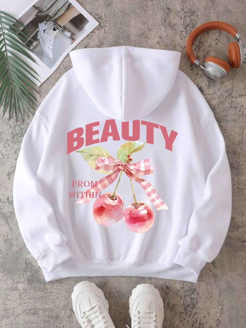 เสื้อฮู้ดเชอร์รี่สีชมพูสำหรับผู้หญิง พิมพ์ลายโบว์สวยงาม สไตล์สตรีทแวร์ ผ้าฟลีซอุ่น มีกระเป๋า เสื้อคลุมหลวมๆ สำหรับฤดูหนาว เสื้อผ้าผู้หญิง