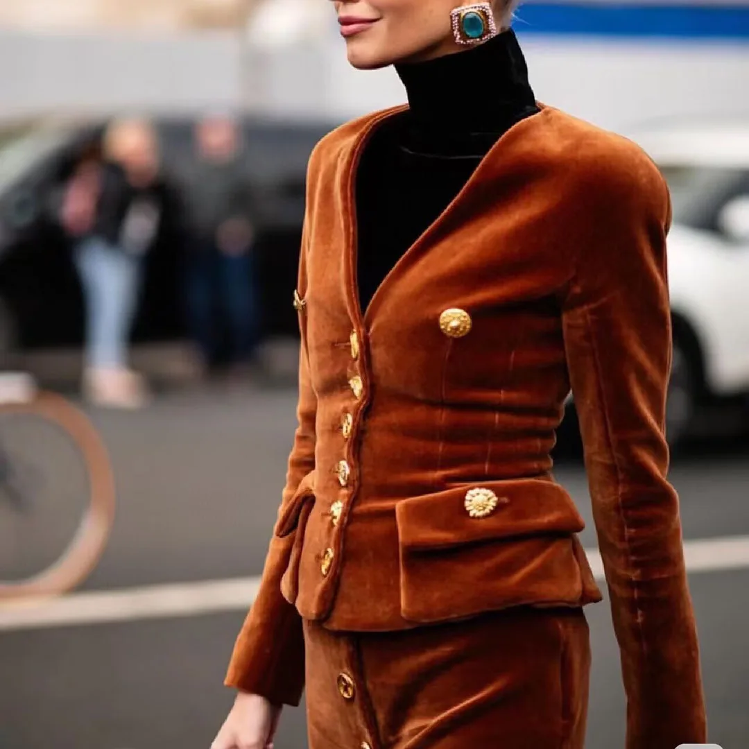 Best Quality Brown Velvet Short Design Vintage Jacket Women V-neck Luxury Gold Buttons Long Sleeve Pockets New Autumn Slim Coat