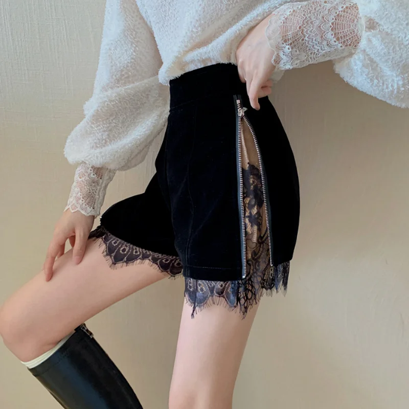 2023 Spring Summer Women New Lace Edge High Waist Slim Western Style A-Line Shorts Female Velvet Zipper Wide Leg Shorts Black