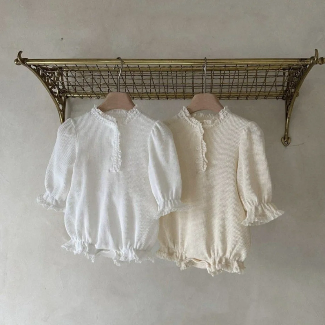 

2026 Spring New Baby Girl Lace Collar Bodysuit Solid Newborn Long Sleeve Cute Princess Jumpsuit Infant Girl Cotton Clothes