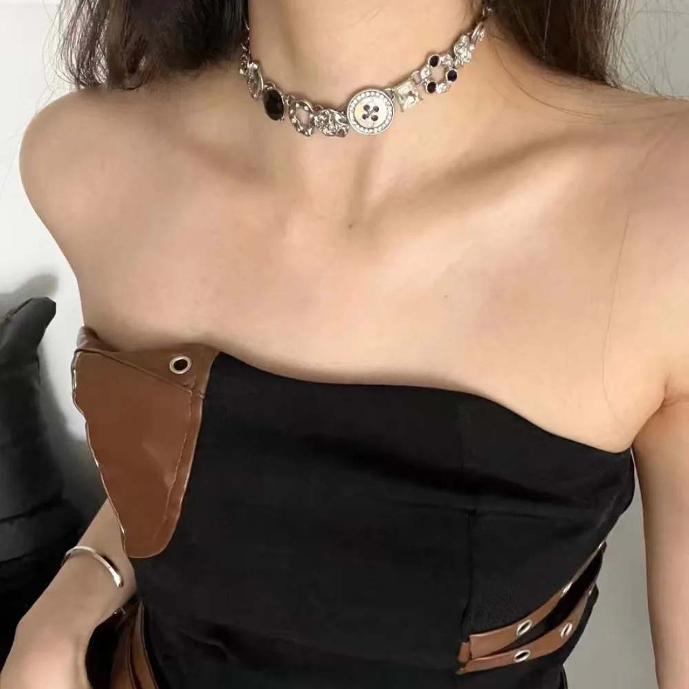 Retro Charm White Button Flower Irregular Geometric Liquid Metal Hollowed-out Circle Splicing Necklace for Women Y2k Jewelry