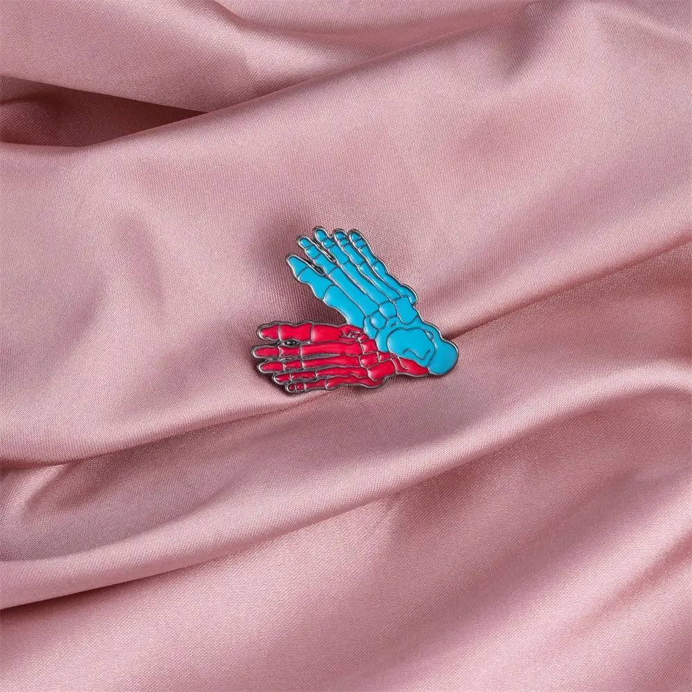 Harong Foot Bone Brooch Contrasting Colors Enamel Brooch for Medical Student Friends Internship Gift