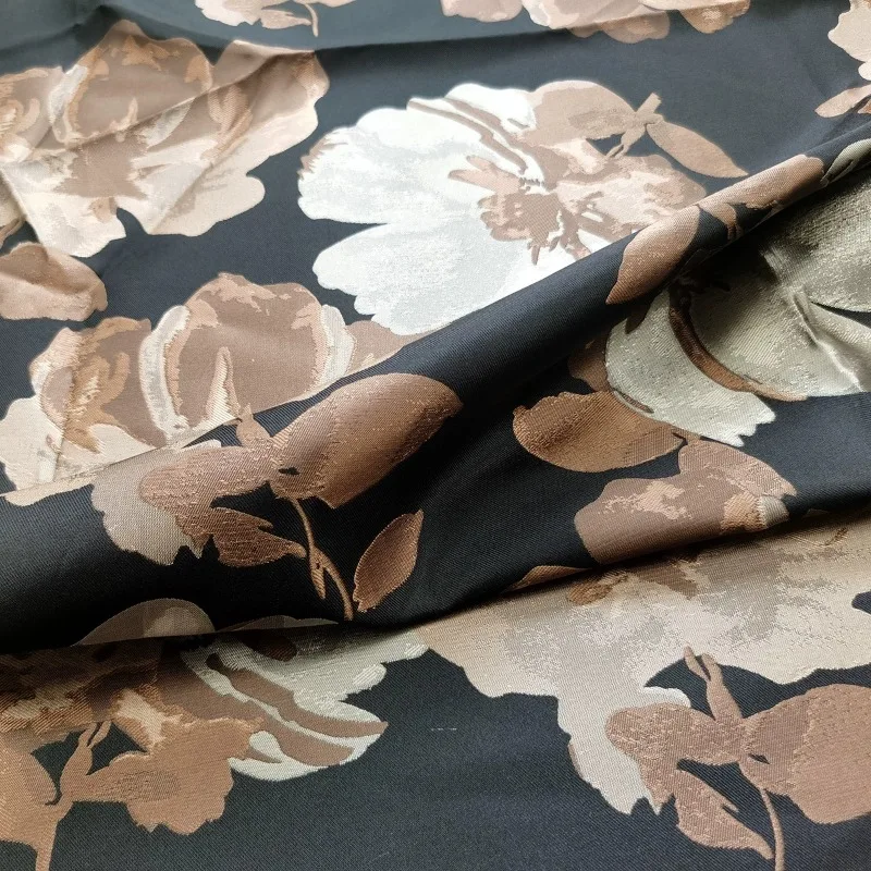 Kapok Elegant Yarn-dyed Jacquard Dress Fabric Skin-friendly Trench Coat Dress Woven Brocade Fashion Fabric Wrinkle Resistant