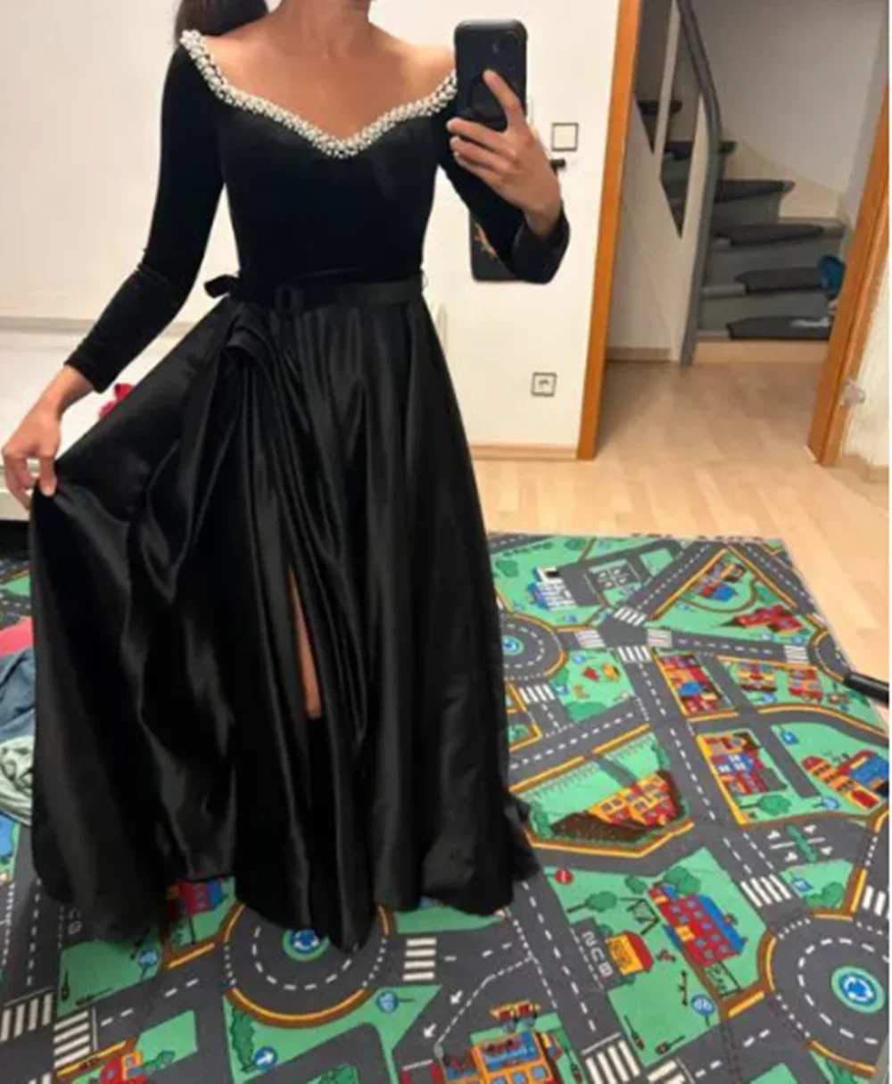 Gaun Malam A-Line Hitam Gaun Formal Pesta Topeng Sweep Train Lengan Panjang Off Shoulder Satin Mutiara Belahan 2025 Gratis Kustomisasi