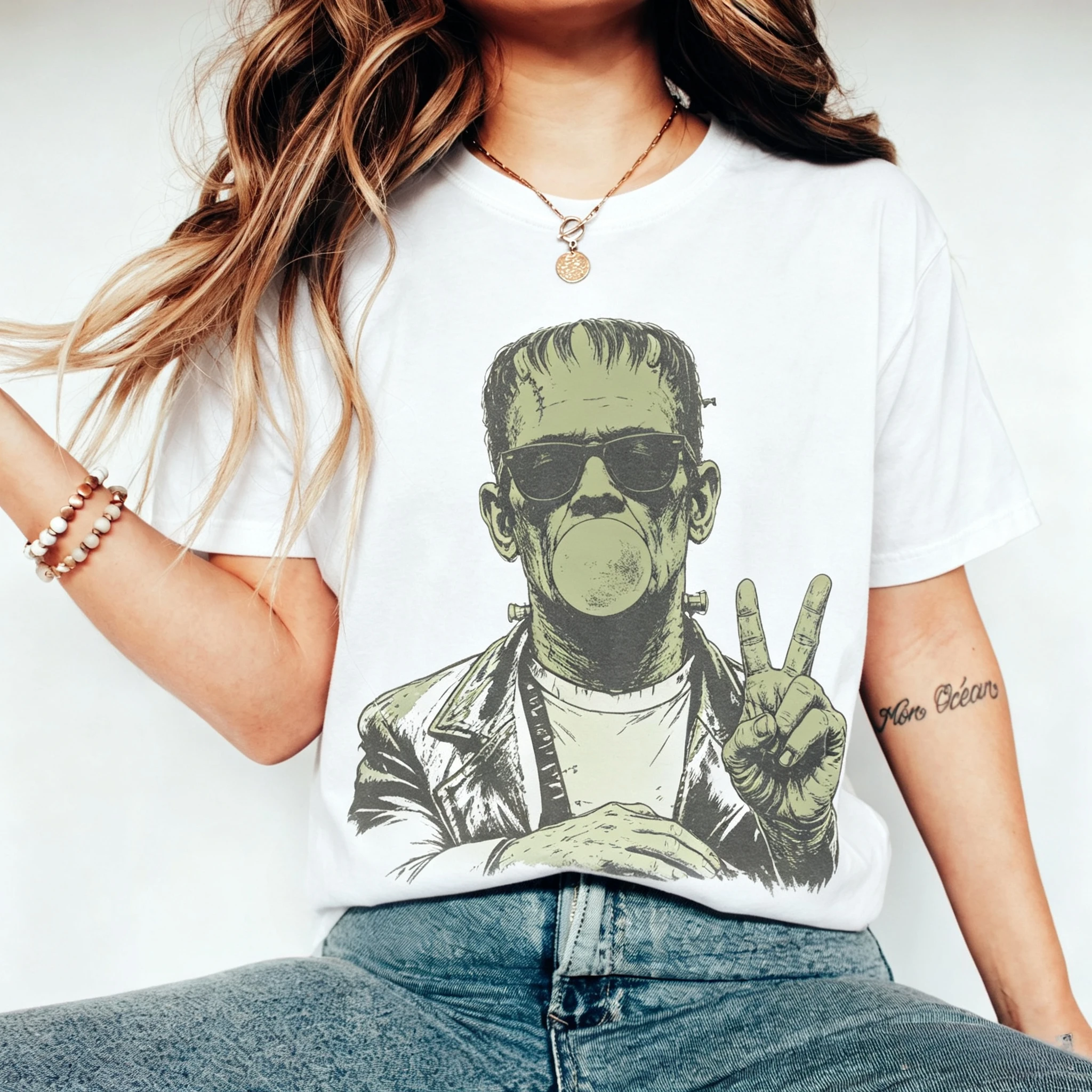 Halloween Frankenstein Graphic T-shirt Women Retro Short Sleeve Tee Bubblegum Monster Peace Sign Casual Cotton Tops