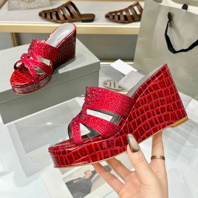 Luxury Rhinestone Decor Wedges Heel Slippers Women Open Toes Glitter Crystal Sandals Summer Vacation Shoes Party Dress Shoes